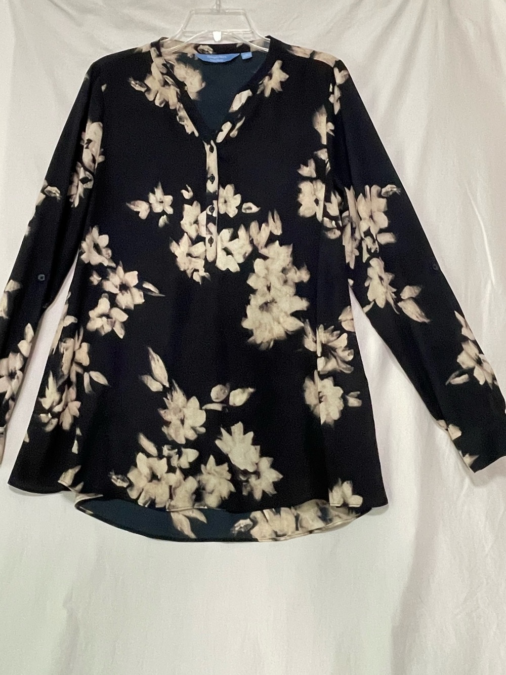 Simply Vera Wang Dark Navy Floral Split-Neck Blouse Sz med flowy feminine